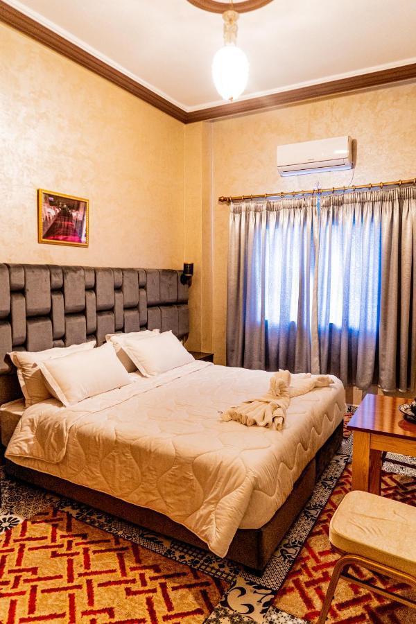 Hotel La Vallee Des Kasbahs Chez Ilyas 티네히르 외부 사진