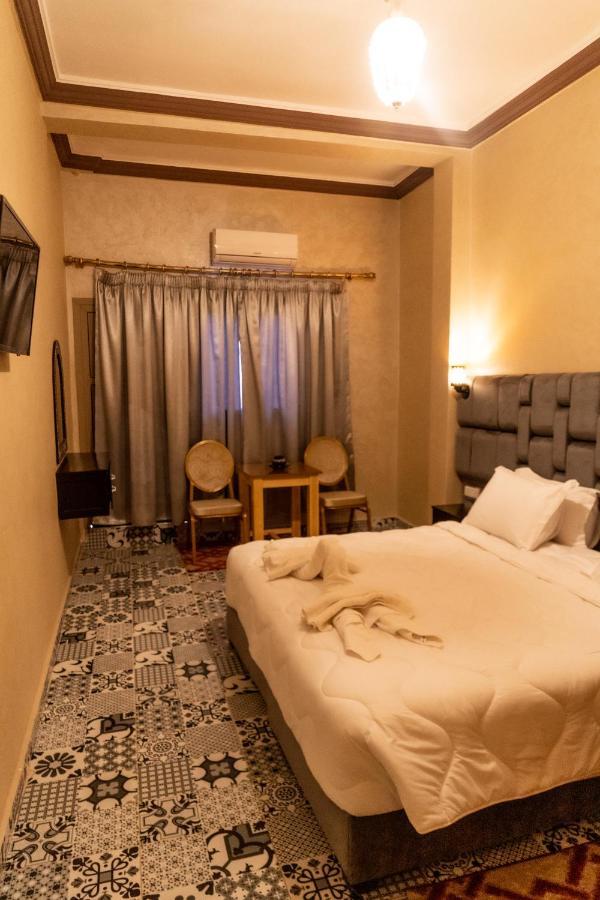 Hotel La Vallee Des Kasbahs Chez Ilyas 티네히르 외부 사진