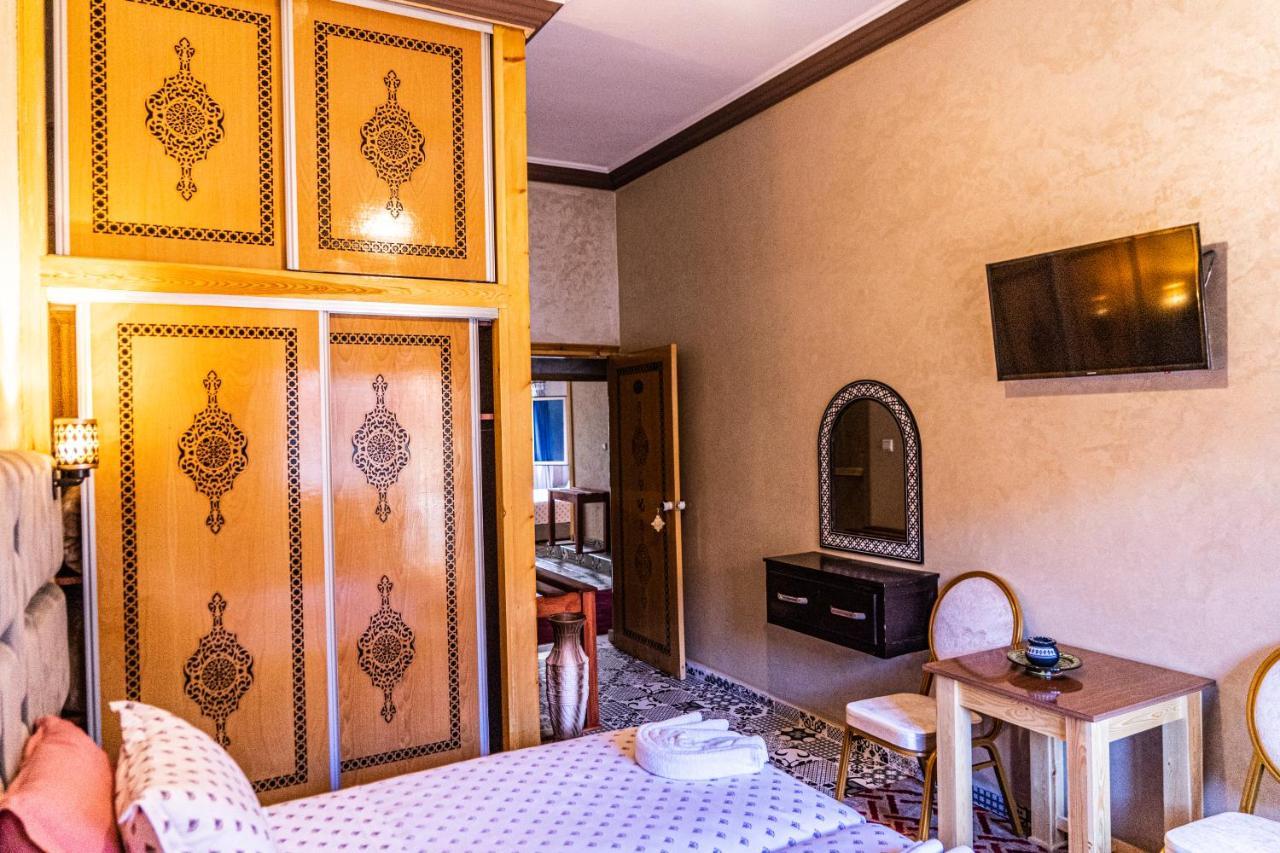 Hotel La Vallee Des Kasbahs Chez Ilyas 티네히르 외부 사진