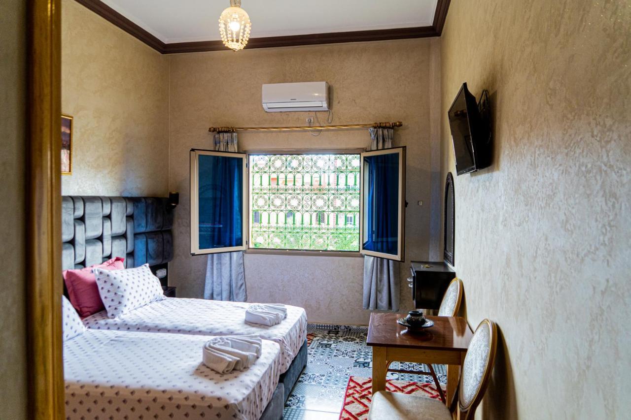 Hotel La Vallee Des Kasbahs Chez Ilyas 티네히르 외부 사진