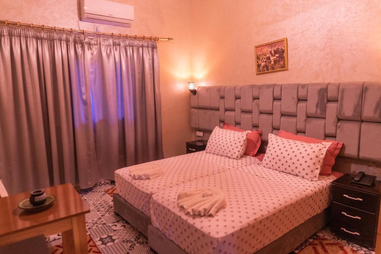 Hotel La Vallee Des Kasbahs Chez Ilyas 티네히르 외부 사진