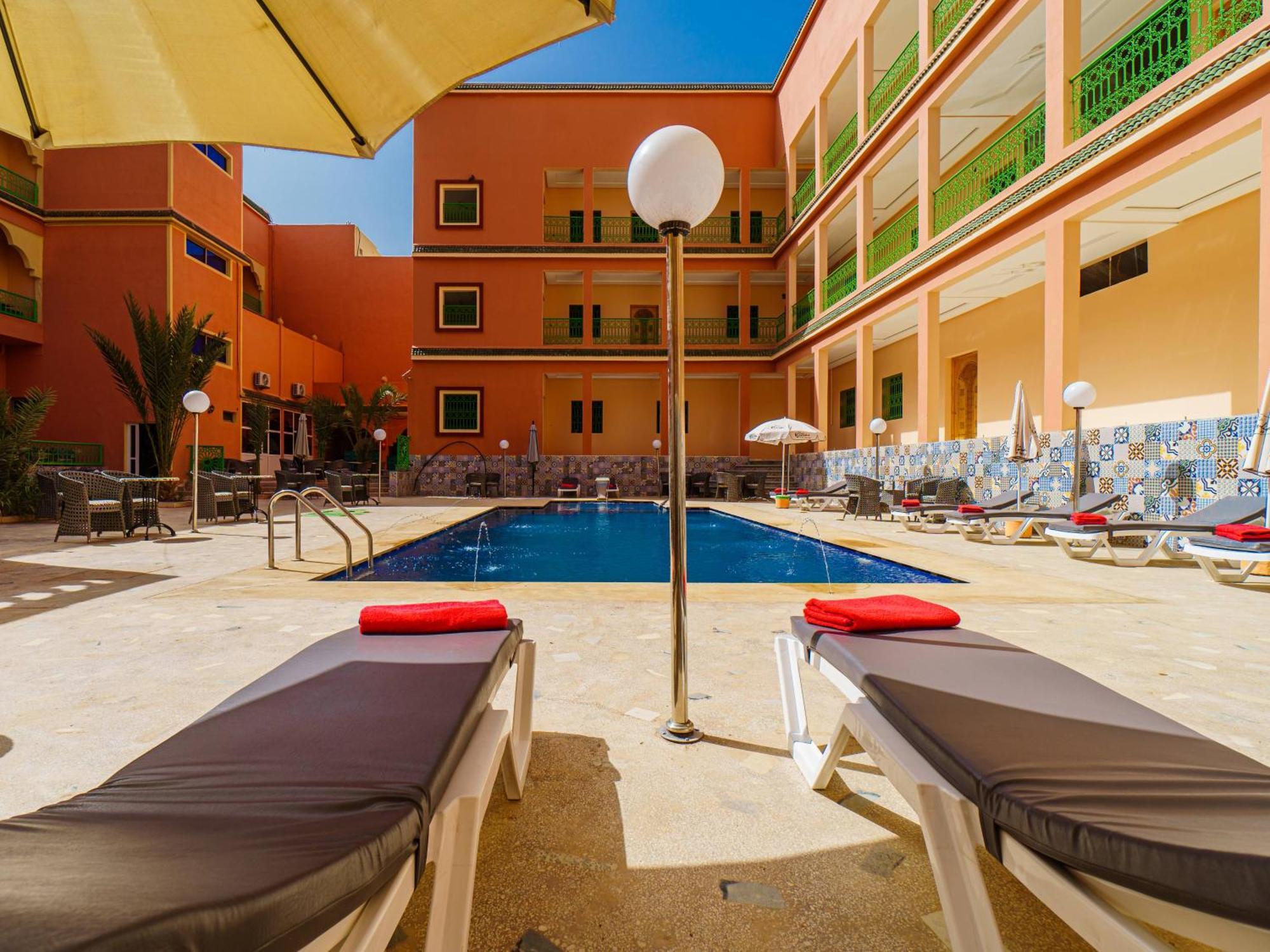 Hotel La Vallee Des Kasbahs Chez Ilyas 티네히르 외부 사진