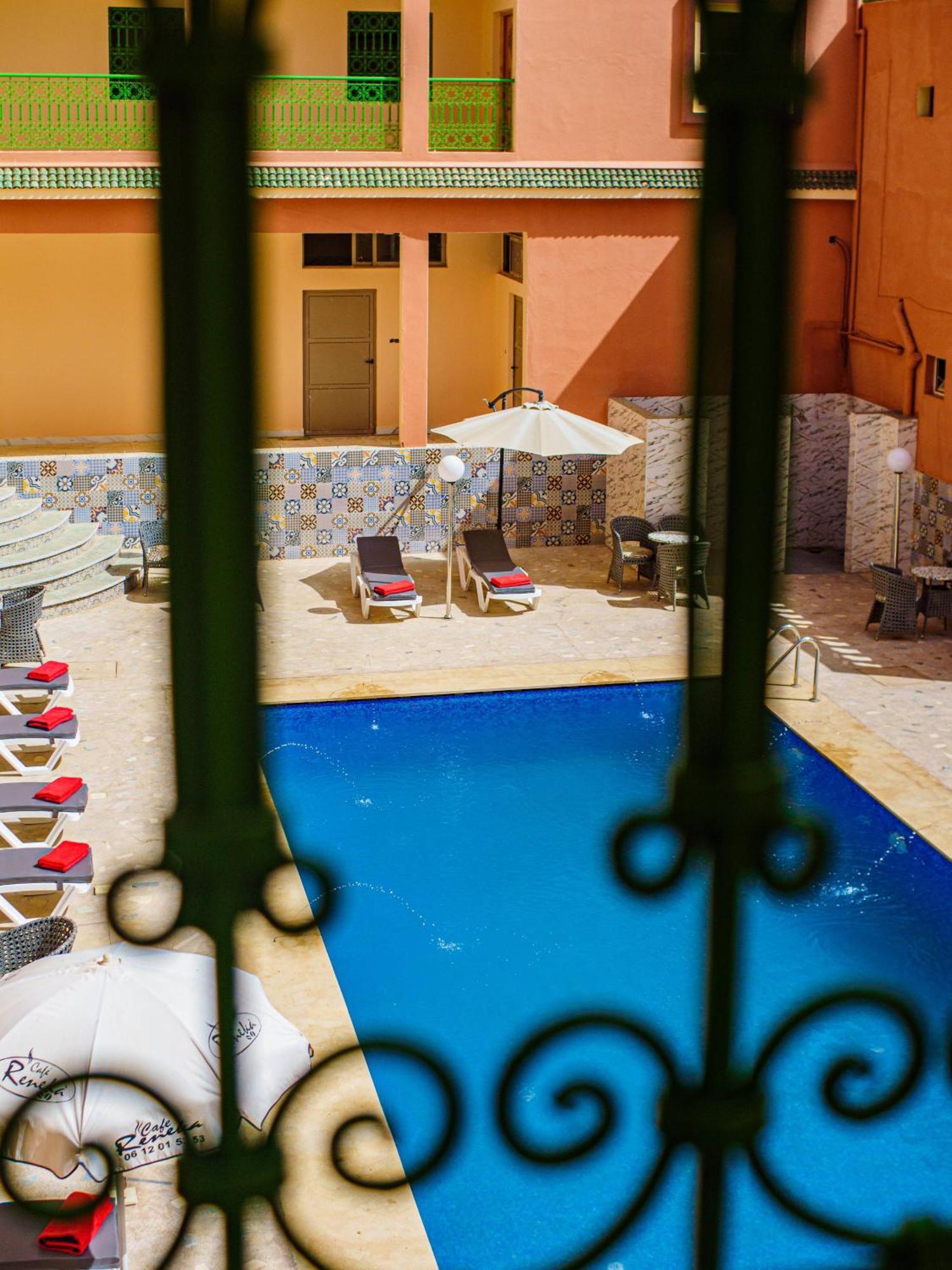 Hotel La Vallee Des Kasbahs Chez Ilyas 티네히르 외부 사진