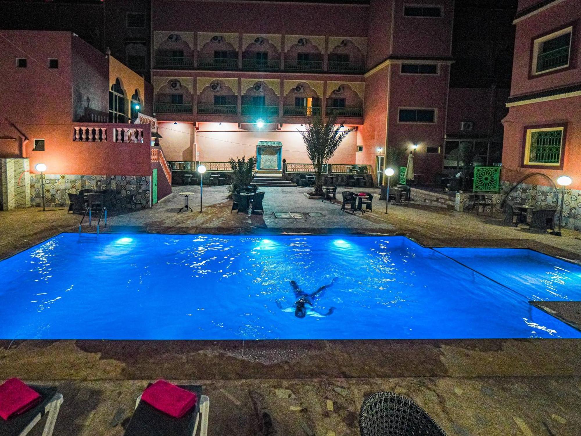 Hotel La Vallee Des Kasbahs Chez Ilyas 티네히르 외부 사진